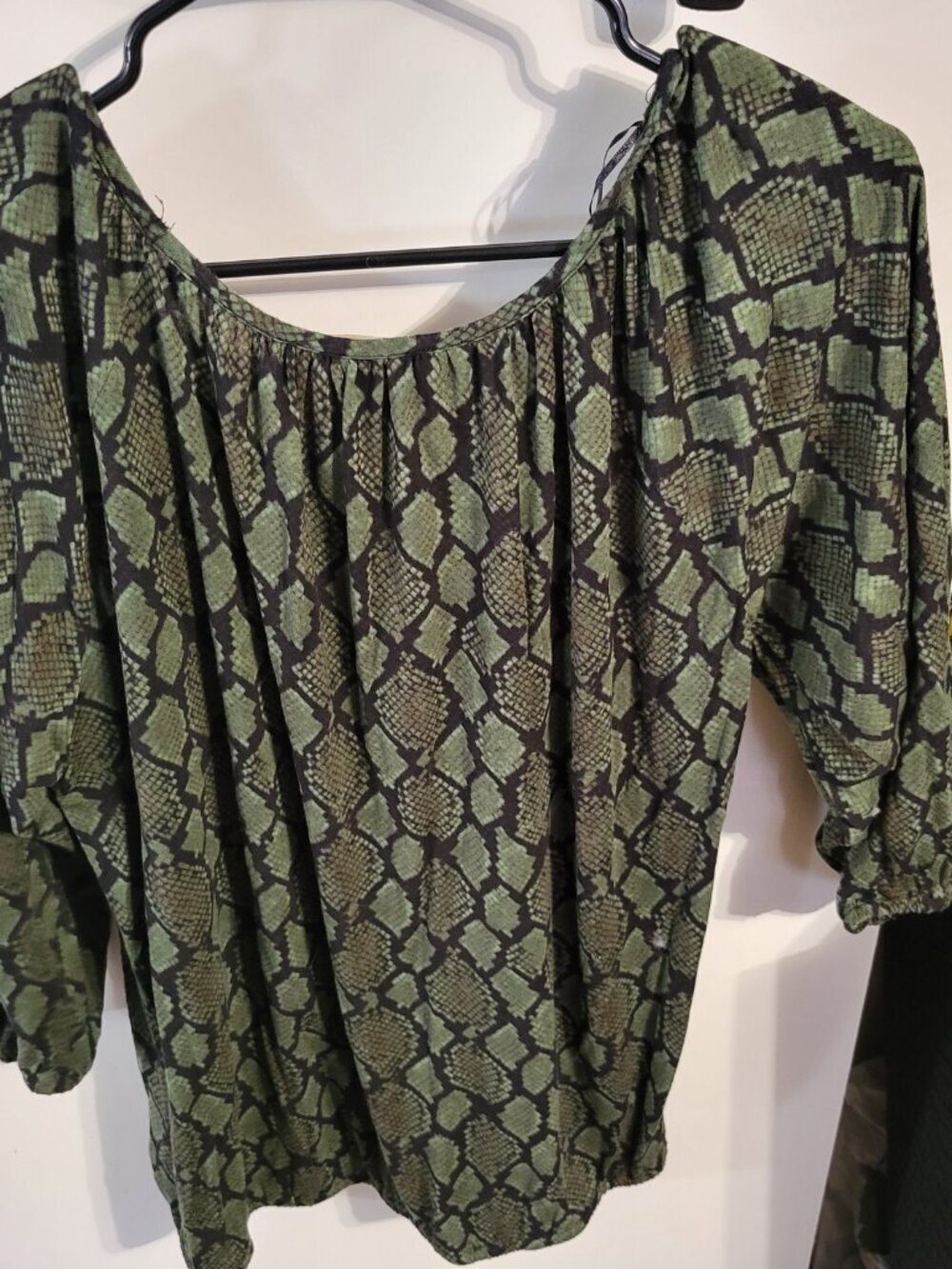 MICHAEL KORS SNAKESKIN PRINT TOP SZ L